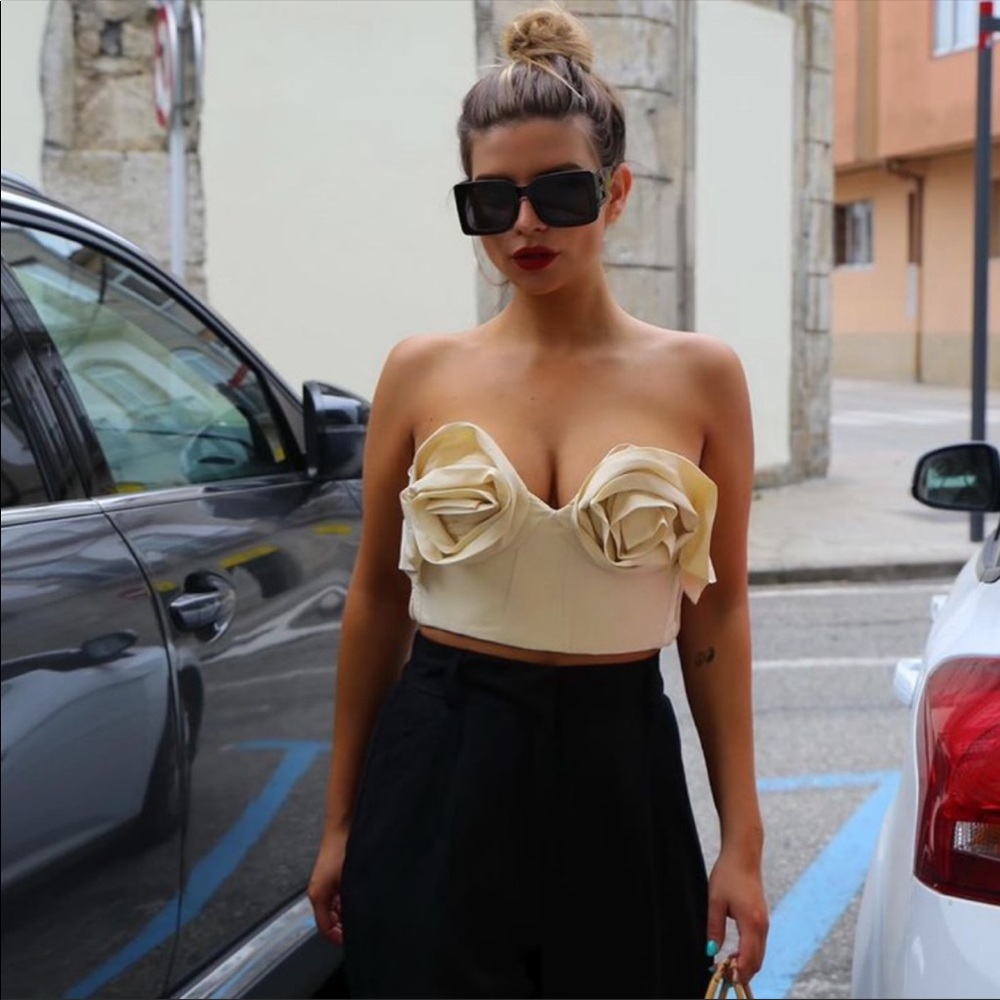 Zara blogger favorite floral crop top - Picture 3 of 11